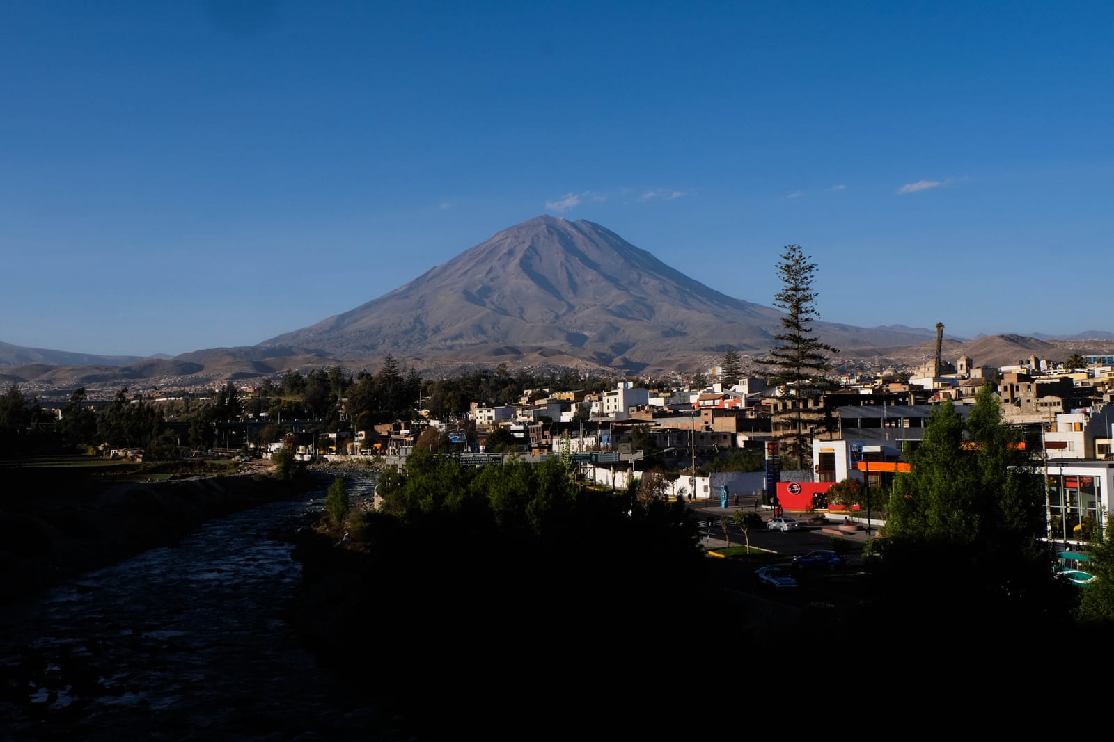 Kāpjam vulkānā El Misti (5822 m) VIDEO